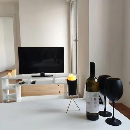 Sarah - Apartment