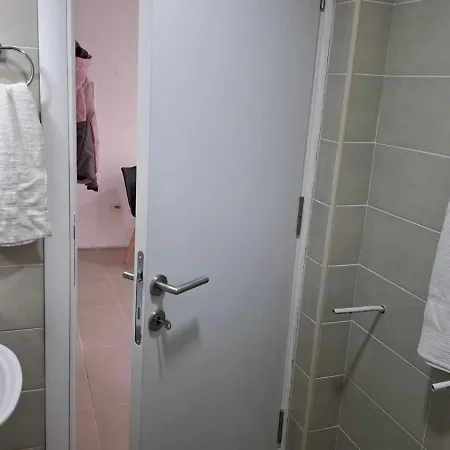 Sarah - Apartment